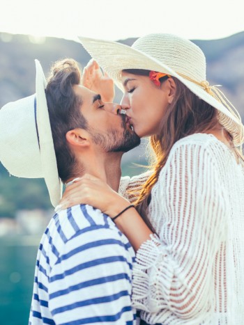 El peligro de los besos: 9 enfermedades que se transmiten por la saliva