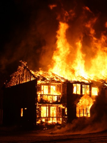 Fuerza y pasión en el significado de soñar con un incendio