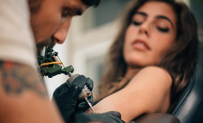 Peores zonas para tatuarse en mujeres