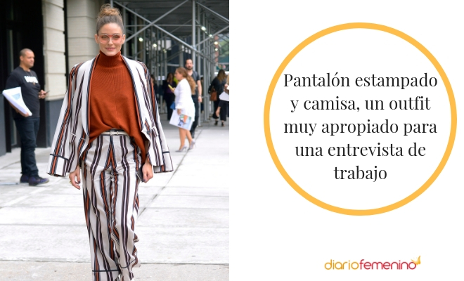 ¿Te animas con un pantalón estampado para una entrevista de trabajo?