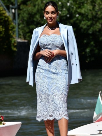 Claves para combinar un vestido azul y acertar siempre con tus looks