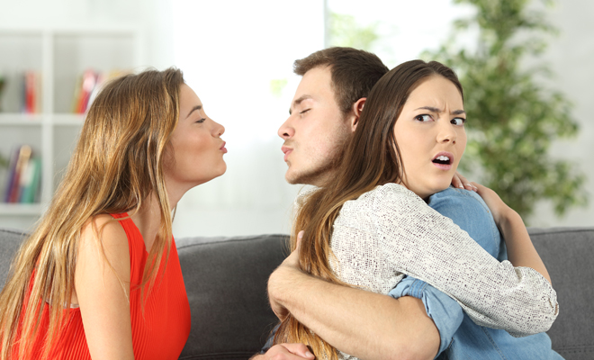 ¿En qué se diferencian la infidelidad física de la emocional?