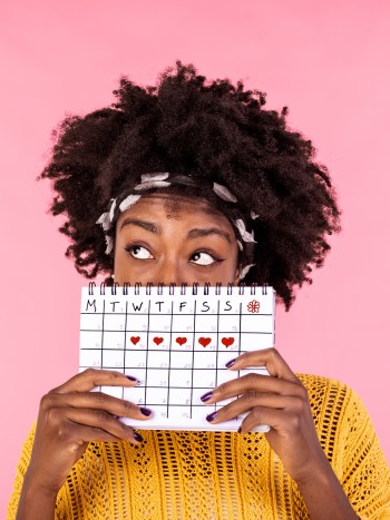 Soñar con la menstruación: cambia de ciclo vital