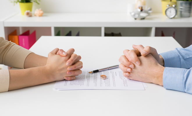 Cómo afrontar un divorcio sin tener dinero