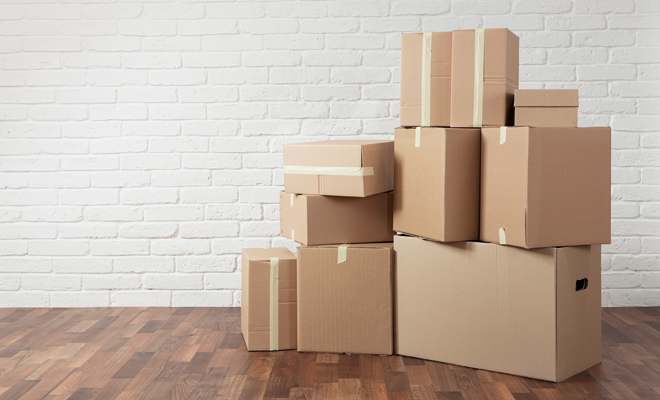Soñar con cajas de cartón: ¿mudanza, despido o regalos?