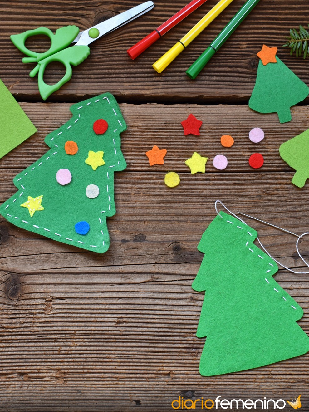 10 manualidades fáciles de árbol de Navidad