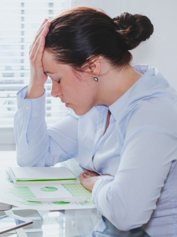 Cómo hacer que mi jefe no note que ayer estuve de fiesta: tácticas