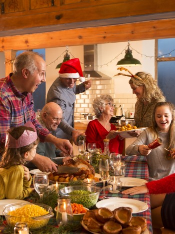 Poemas de Navidad y Año Nuevo para la familia: versos bonitos y especiales