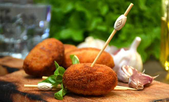 Canapé de croquetas para Navidad