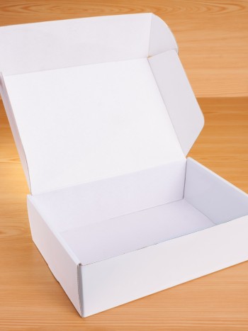 Aprovéchate del significado de soñar con cajas vacías y llena tu vida