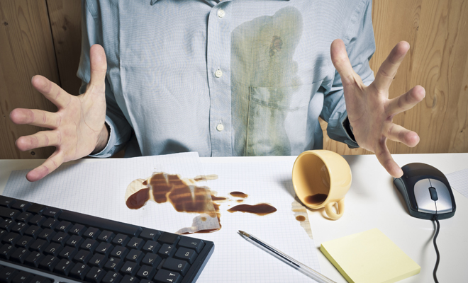 Consejos para eliminar manchas de café o té de la ropa