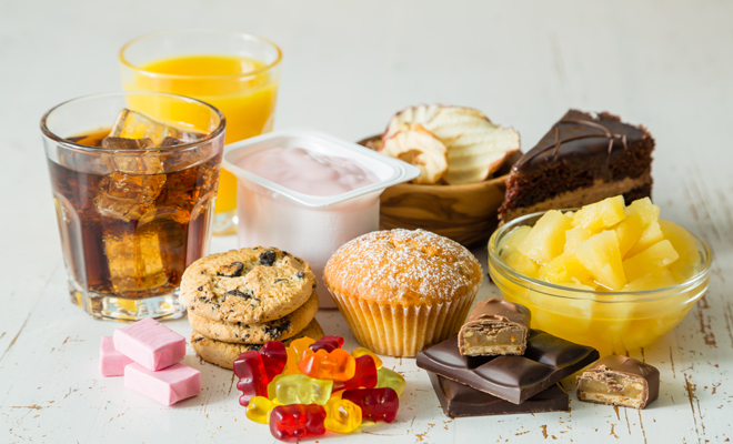 Los productos que debes evitar consumir para restringir el azúcar
