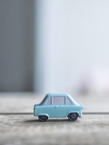 Soñar con coches de juguete: es hora de madurar