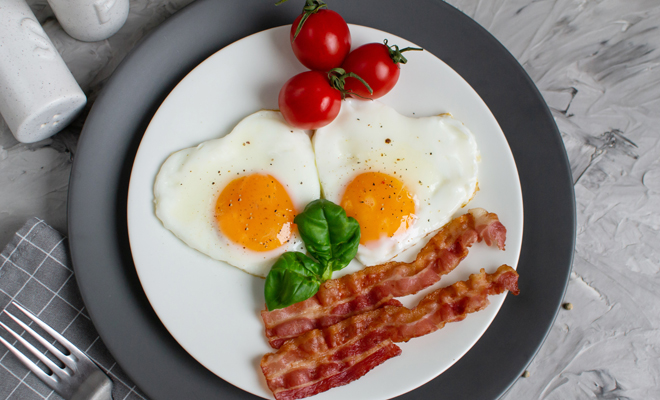 Cómo hacer un desayuno americano en San Valentín