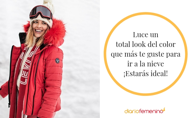 Puedes lucir un plumas con pantalón a juego para ir a la nieve