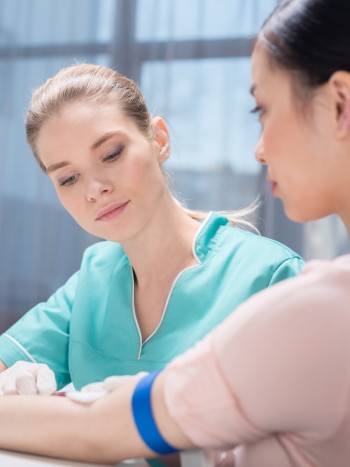 Tengo la regla, ¿me puedo hacer análisis de sangre?