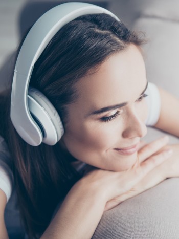 El significado de soñar con una canción: conecta contigo misma