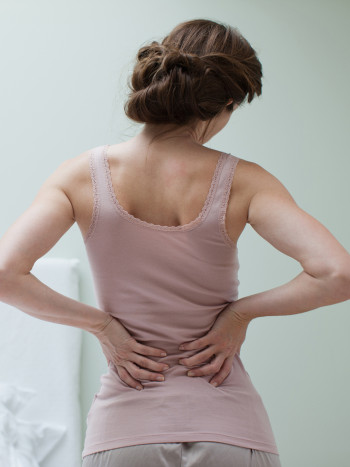 El dolor de espalda después del parto es normal: así puedes aliviarlo