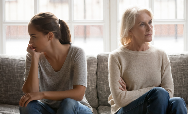 Significado de soñar con tu abuela muerta llorando o enojada