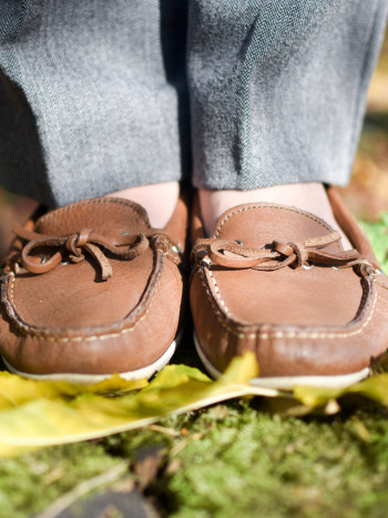 El motivador significado de soñar con mocasines: ¡pisa fuerte!