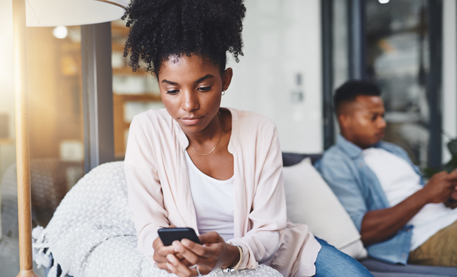 Por qué mi novio o novia no sube fotos conmigo en las redes