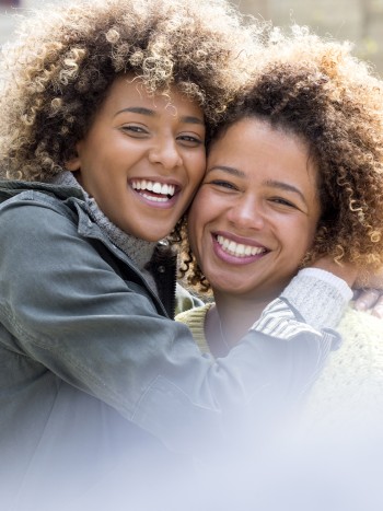 Frases para una hermana por el Día de la Madre: mensajes MUY lindos