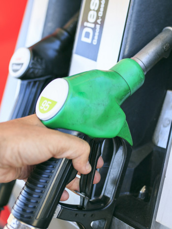 Soñar con gasolina: diferentes significados de soñar con carburante