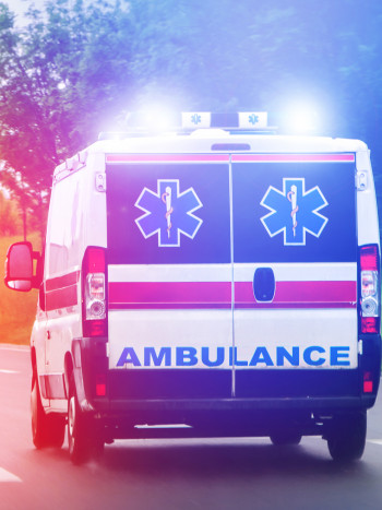 Soñar con una ambulancia: ¿necesitas ayuda o debes apoyar a alguien?