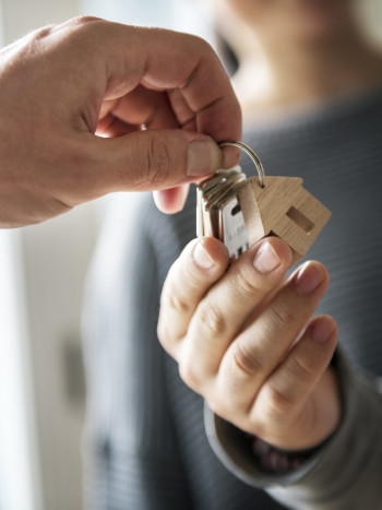 Renuévate con el significado de soñar que te compras una casa