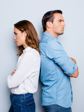 Mi pareja no soporta a mi familia, ¿qué hago?