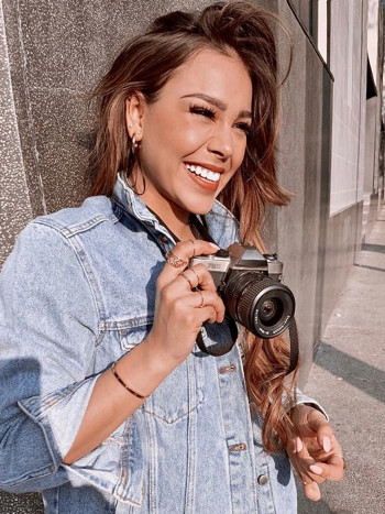 Las mejores poses para salir bien en las fotos