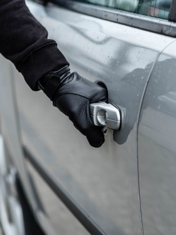 Mucho cuidado con el significado de soñar que te roban el coche