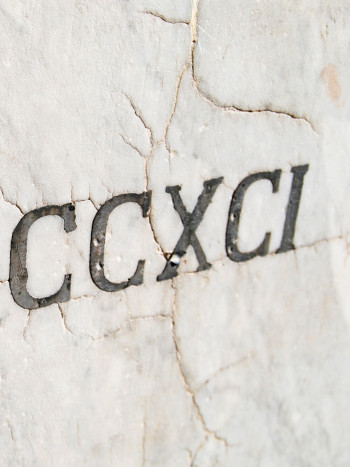 El singular significado de soñar con números romanos