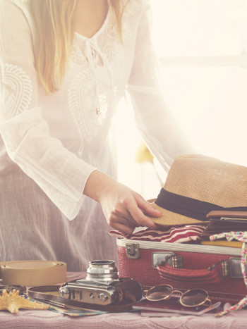 Imprescindibles en tu maleta este verano: checklist para no olvidar nada