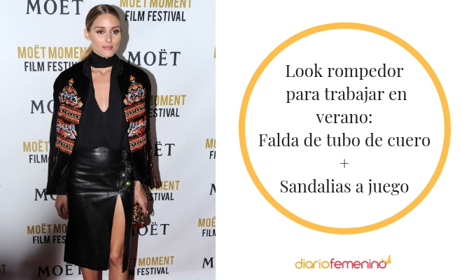 Apuesta por una falda de tubo de cuero para ir a la oficina en verano