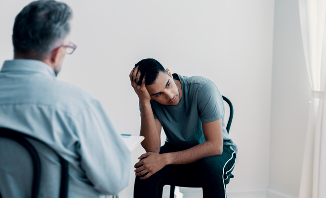 Ir al psicólogo por acumulación compulsiva