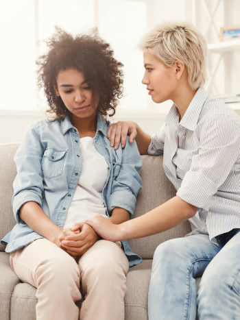 Temas de conversación (y planes) para alegrar o animar a alguien