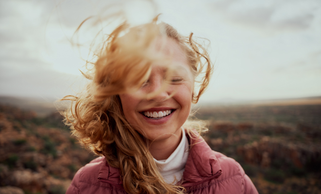 Cuál es el significado de ver viva y feliz a una persona que ya ha muerto en sueños