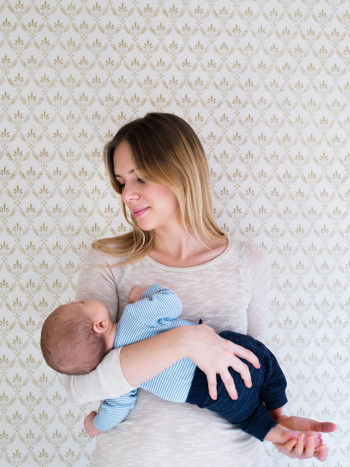 Soñar que adoptas un bebé: su precioso (y alentador) significado