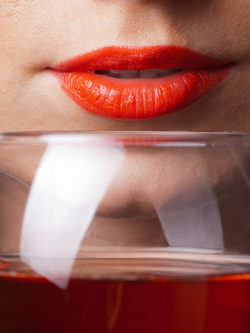 El significado de soñar con beber sangre NO es negativo (como piensas)