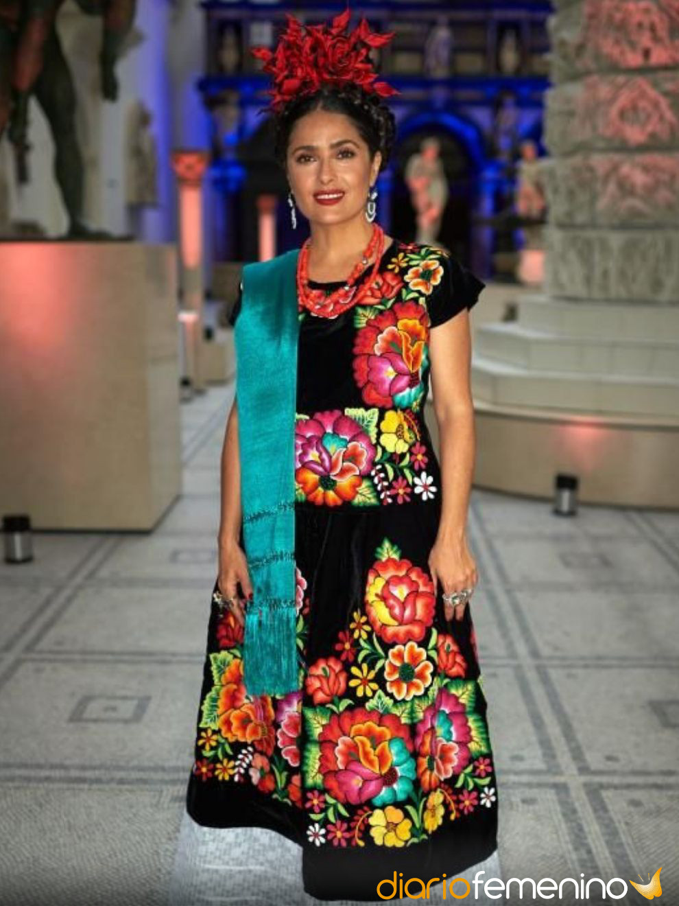 Cómo vestirse para ir a una fiesta mexicana: looks típicos a todo color