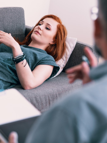 Creo que mi psicólogo no me ayuda, ¿debería cambiar a otro?