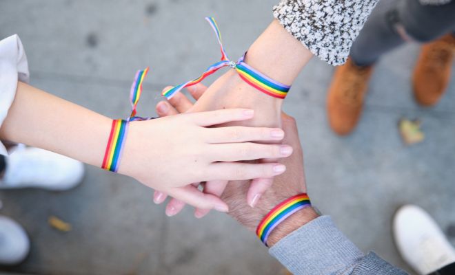 Tips y consejos que debes saber para actuar ante un ataque de homofobia