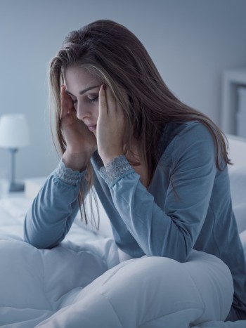 Por qué tengo ataques de pánico nocturnos (y cómo frenarlos)