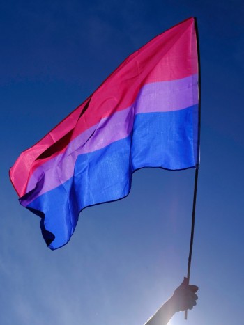 9 falsos (y sorprendentes) mitos sobre la bisexualidad: revisa tus ideas