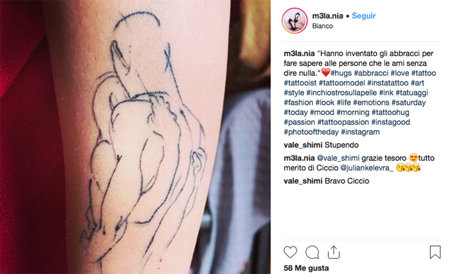 El abrazo más íntimo convertido en tatuaje