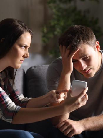 No puedo controlar los celos, ¿debería ir al psicólogo?