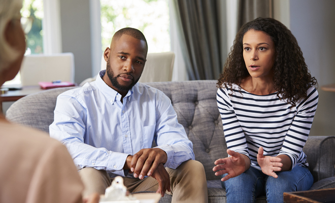 ¿Puede ayudarme un psicólogo a controlar los celos?