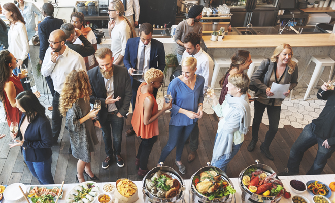 Conversaciones que puedes mantener en una comida de trabajo