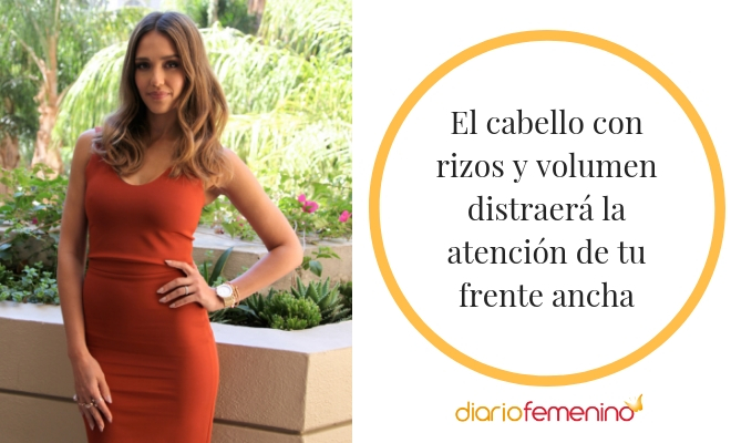 Dale un plus de volumen a tu melena para disimular la frente ancha